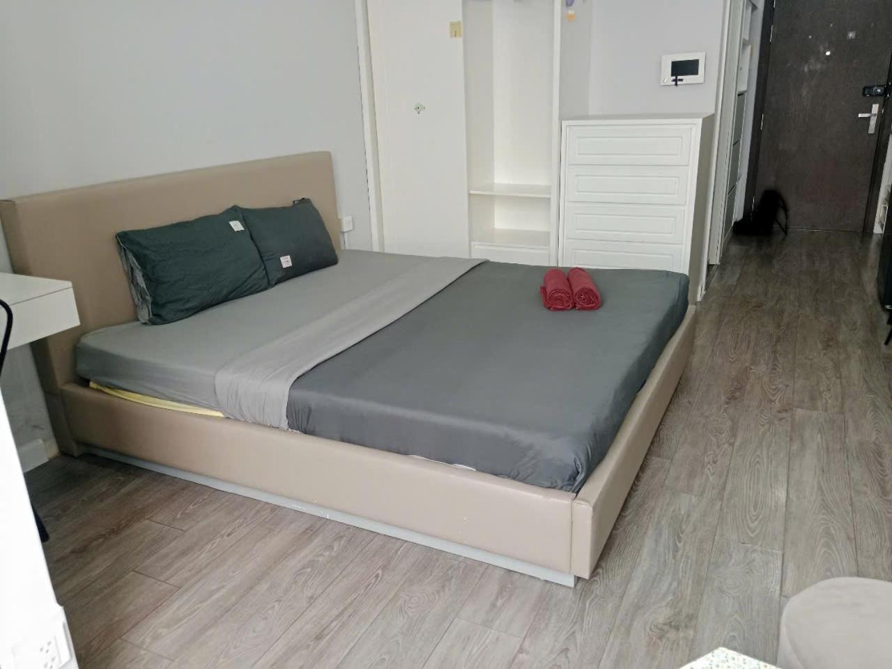 Aloha Cbd Apartment - Rivergate Tower Хошимин Екстериор снимка