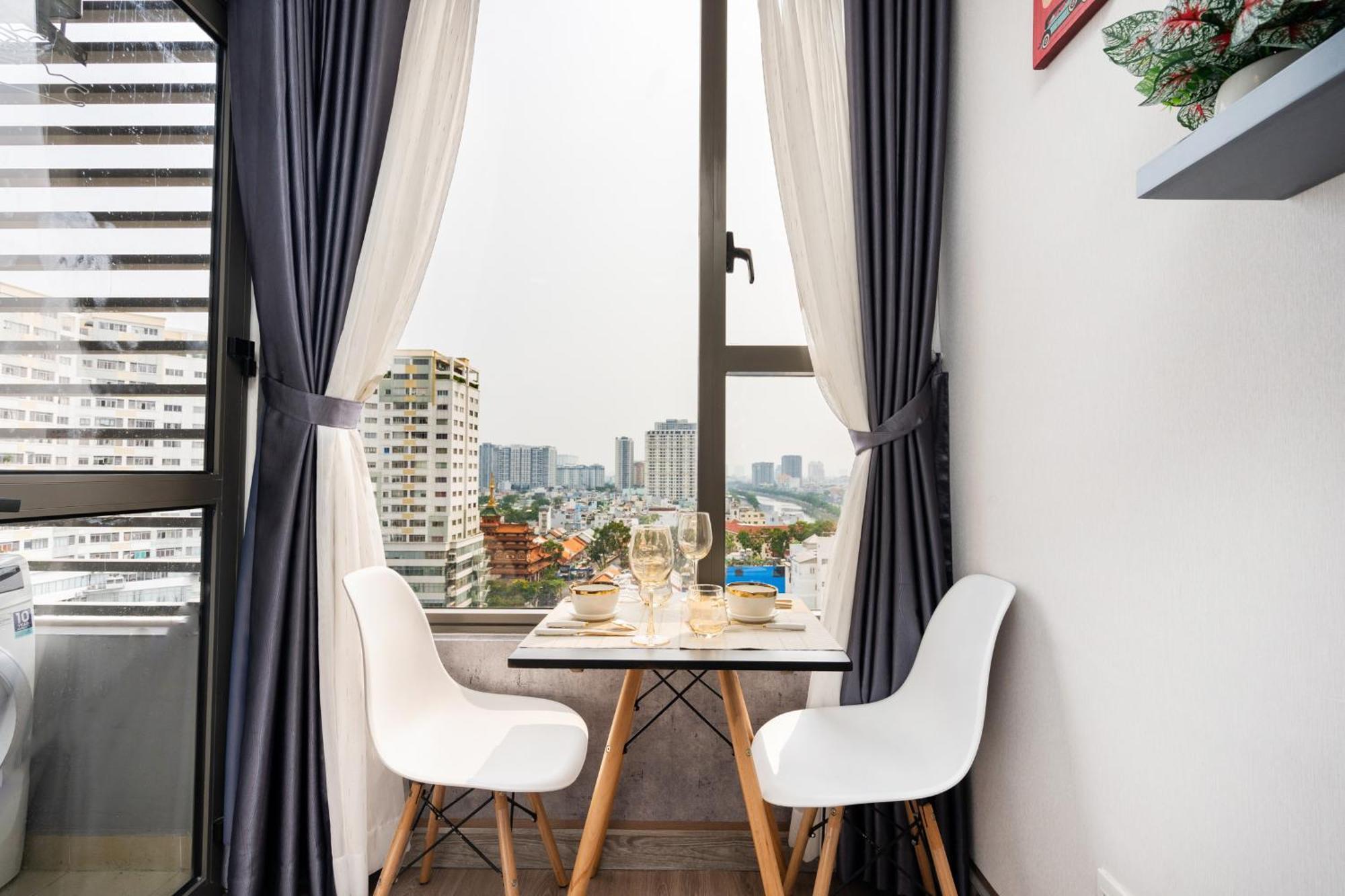 Aloha Cbd Apartment - Rivergate Tower Хошимин Екстериор снимка